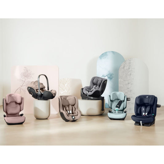 Britax Römer car seat with ISOFIX installation in a family car