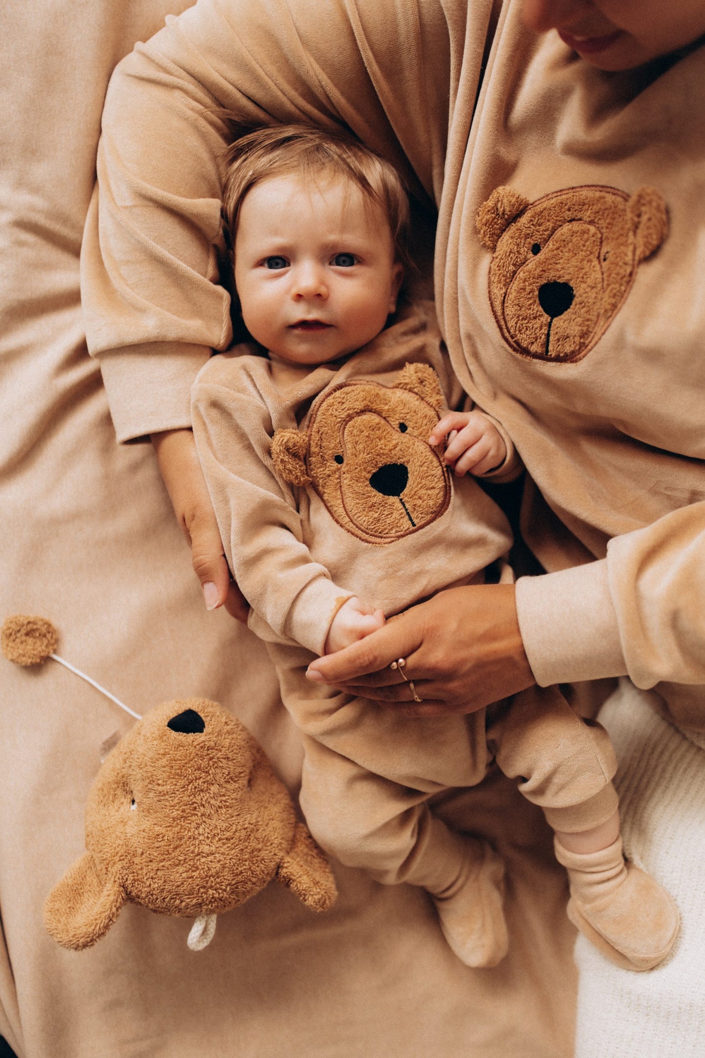 Wooly Organic Teddy Embroidered Sweater and Trousers Set – Light Brown/Caramel Brown