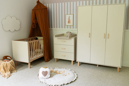 Crib Laura Champagne Collection 120x60 cm with the safety rail