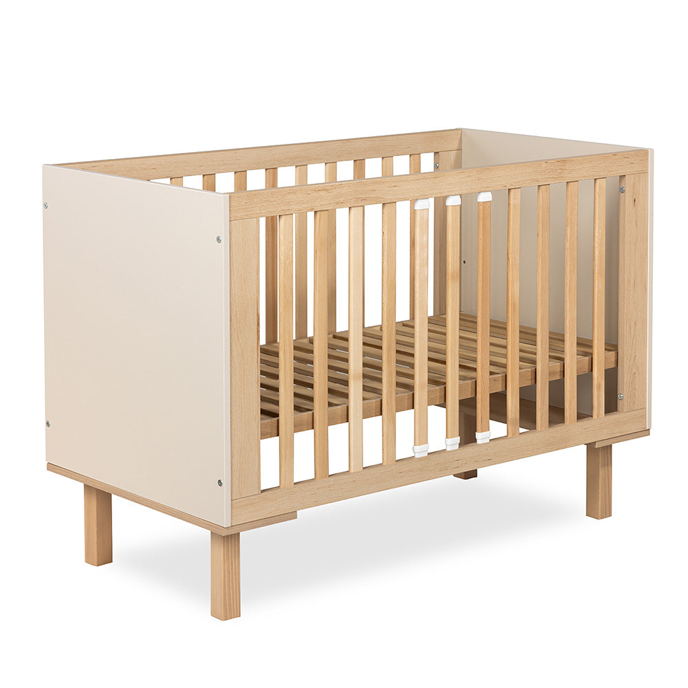 Crib Laura Champagne Collection 120x60 cm with the safety rail