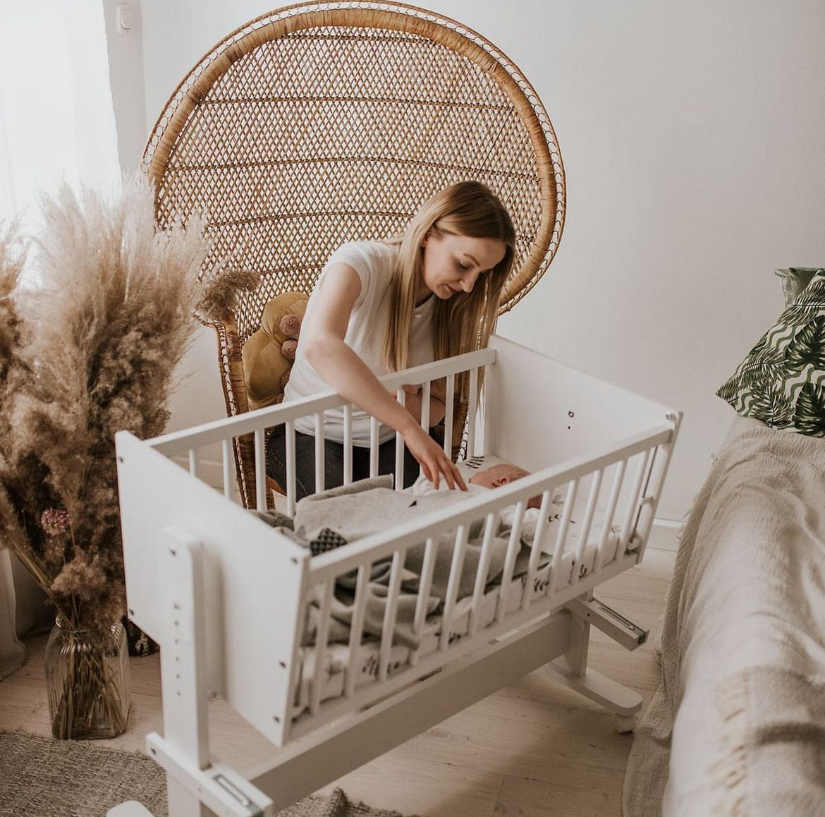 Bedside Crib Zoya Collection