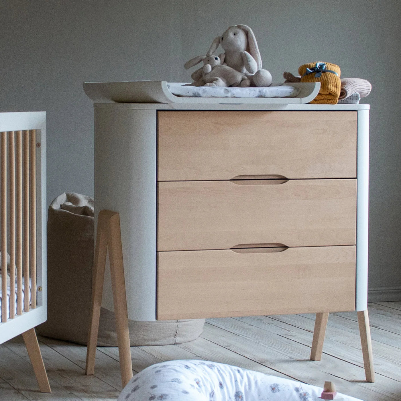 Dresser Torsten White/Wax Collection with Changing Top