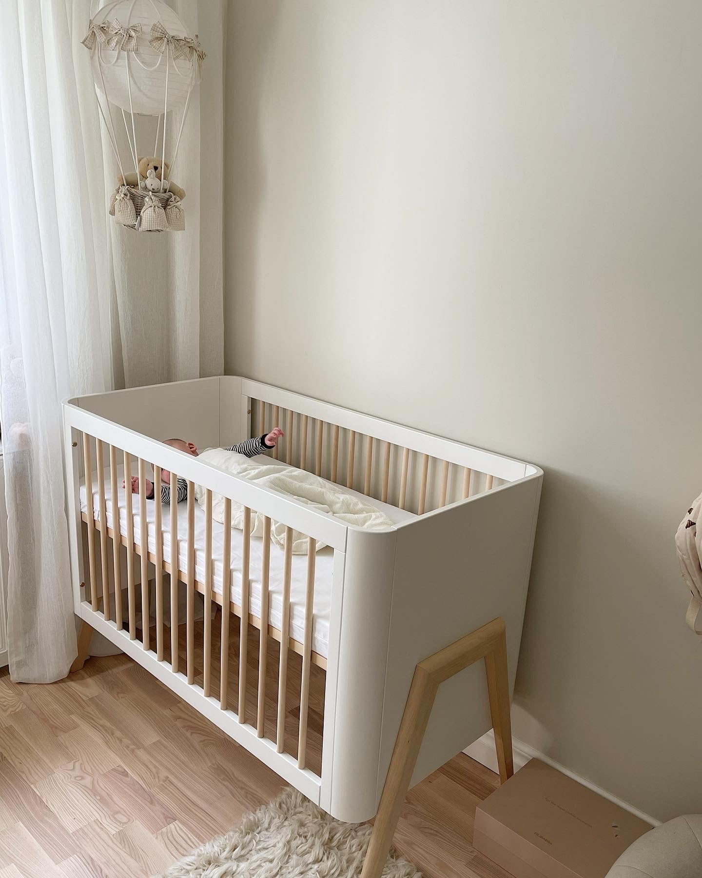 Cot Torsten Whit/Wax Collection with Conversion Junior Rail