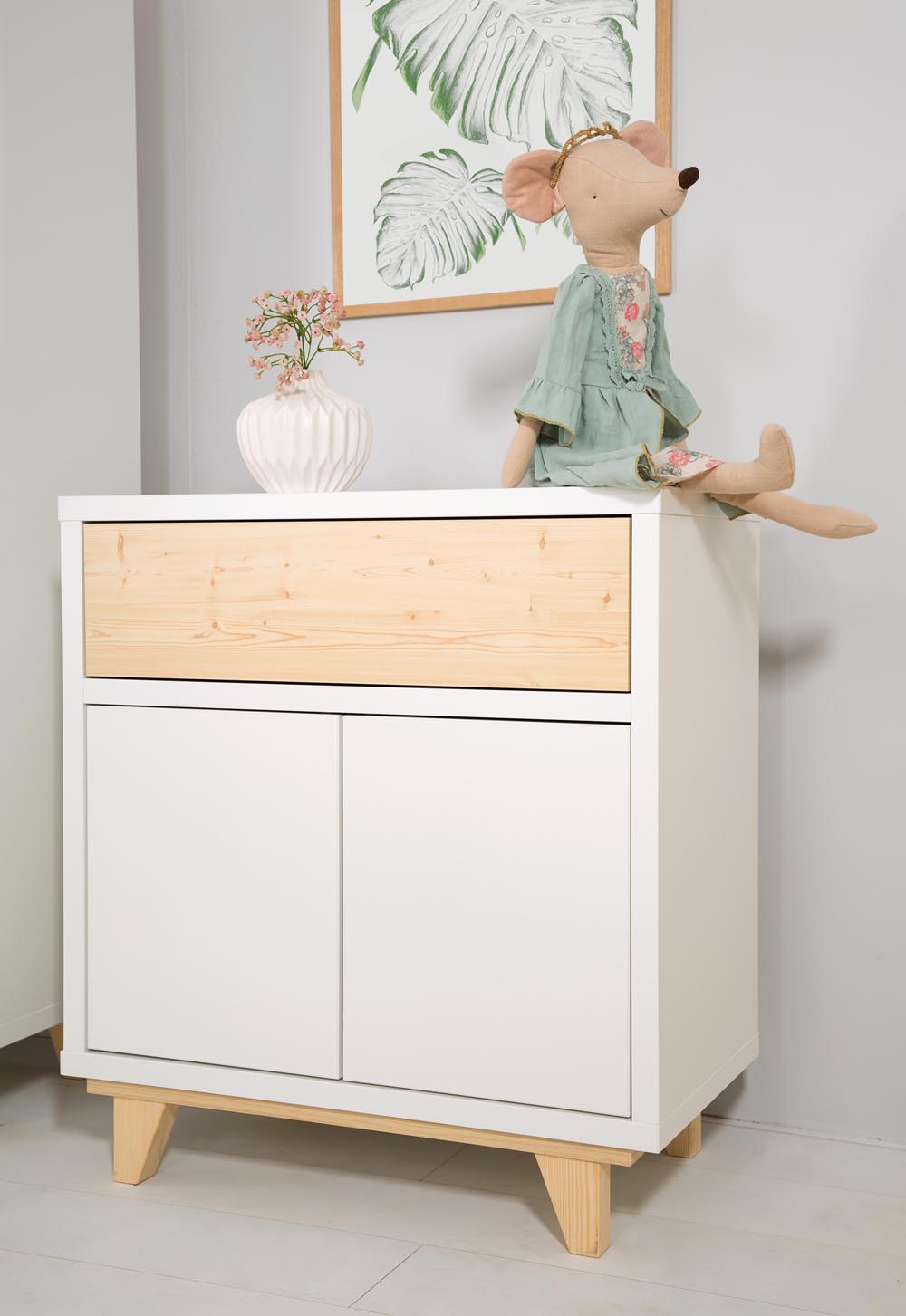 Chest of Drawers Lydia Collection