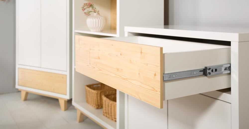 Chest of Drawers Lydia Collection