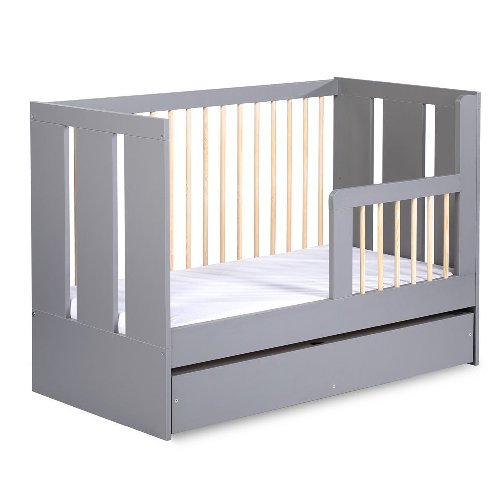 Crib Pauline Collection 120 x 60 cm with bedding container & safety rail